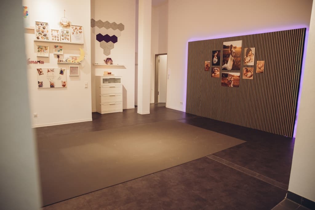 Pimuki Kursraum mit LED-Fotowand