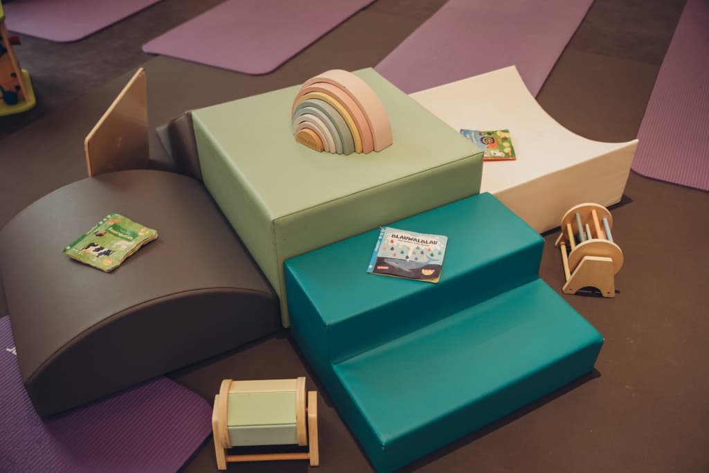 Softbausteine und Regenbogen Stapelspiel